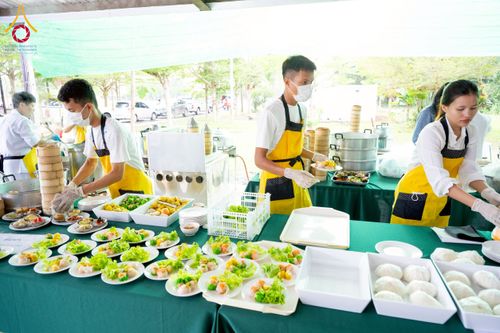 ภาพ No.225926:วันเสาร์ที่ 24 พฤษภาคม พ.ศ. 2568 พิธีถวายสังฆทาน 323 วัด ปีที่ 21 ครั้งที่ 177 พิธีมอบกองทุนหนุนแรงใจช่วยครูใต้ ปีที่ 18 ครั้งที่ 141 และพิธีทำบุญอุทิศส่วนกุศลให้ผู้วายชนม์ ณ ศูนย์ปฏิบัติธรรมภาคใต้ จ.สงขลา