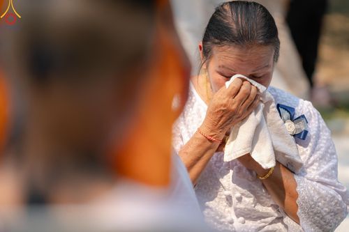 ภาพ No.135054: พิธีบรรพชาสามเณร  พิธีตักบาตรฉลองสามเณรใหม่ วันที่ 1 เมษายน พ.ศ.2567 ในโครงการบรรพชาสามเณรฟื้นฟูพระพุทธศาสนาทั่วไทย ณ ศูนย์ปฏิบัติธรรมแก้วเมืองเลย