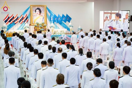 ภาพ No.237734:พิธีถวายเครื่องราชสักการะและวางพานพุ่ม และพิธีจุดเทียนถวายพระพรชัยมงคล เนื่องในโอกาสวันเฉลิมพระชนมพรรษา สมเด็จพระนางเจ้าสิริกิติ์ พระบรมราชินีนาถ พระบรมราชชนนีพันปีหลวง วันอังคารที่ 12 สิงหาคม พ.ศ. 2568  ณ อาคารปลูกศรัทธา 2 วัดพระธรรมกาย