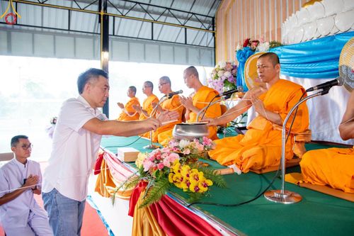 ภาพ No.92713:พิธีทอดกฐินวัดศรีวรรณวนาราม จ.ปทุมธานี และพิธีอัญเชิญพระสารีริกธาตุ วันที่ 4 พฤศจิกายน พ.ศ. 2566