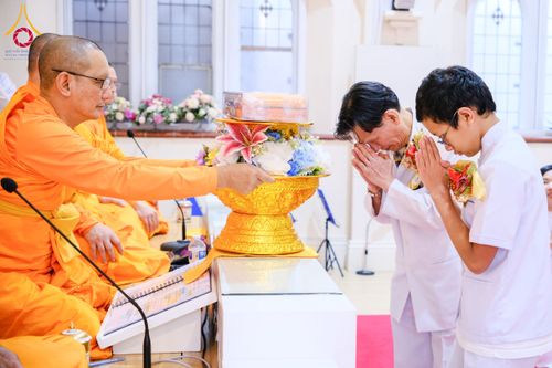 ภาพ No.175331:พิธีทอดกฐิน วัดพระธรรมกายแมนเชสเตอร์ เอดจลีย์ สต็อคพอร์ต ประเทศอังกฤษ ในโครงการกฐินสามัคคีทั่วไทย 30,000 วัด บูชาธรรม 80 ปี หลวงพ่อธัมมชโย โดยคณะศิษยานุศิษย์วัดพระธรรมกาย วันที่ 10 พฤศจิกายน พ.ศ. 2567