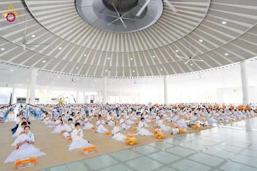 ภาพ No.253537:วันอังคารที่ 7 ตุลาคม พ.ศ.2568 (วันพระ ขึ้น 15 ค่ำ เดือน 11) พิธีบุพเปตพลี ครั้งที่ 171 ร่วมอุทิศบุญแด่หมู่ญาติที่ล่วงลับไปแล้ว และสืบทอดอายุพระพุทธศาสนา ณ หอฉันคุณยายอาจารย์ฯ วัดพระธรรมกาย