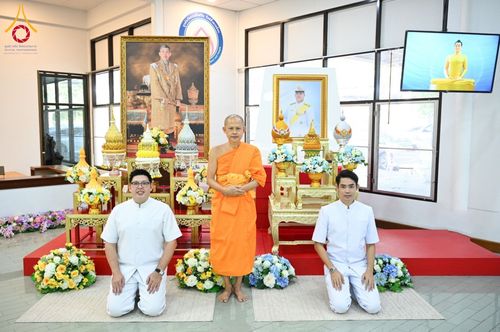 ภาพ No.57904:นายอำเภอคลองหลวง นำพสกนิกรร่วมพิธีเจริญพระพุทธมนต์ ถวายเป็นพระราชกุศล เนื่องในโอกาสวันคล้ายวันประสูติ สมเด็จพระเจ้าลูกยาเธอ เจ้าฟ้าทีปังกรรัศมีโชติฯ ณ วัดพระธรรมกาย วันจันทร์ที่ 29 เมษายน พ.ศ. 2567