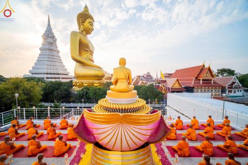 ภาพ No.119167:พิธีจุดประทีปถวายเป็นพุทธบูชา และบูชาธรรมมหาปูชนียาจารย์ พระมงคลเทพมุนี(สด จนฺทสโร) ในโครงการธรรมยาตราฯ วันที่ 26 มกราคม พ.ศ. 2567 ณ อาคารธรรมยาตรา กตัญญูบูชามหาปูชนียาจารย์ ตรงข้ามวัดปากน้ำภาษีเจริญ จ.กรุงเทพมหานคร