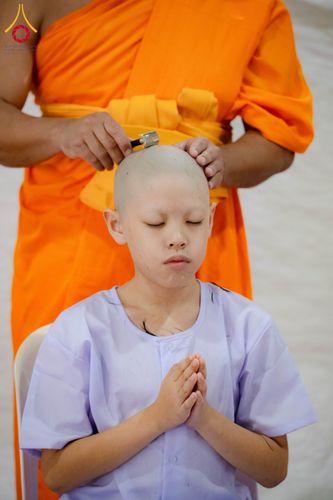 ภาพ No.143824:พิธีปลงผมยุวธรรมทายาท โครงการสามเณรโรงเรียนนานาชาติ รุ่นที่  13 ณ วิหารคด คอร์ 9 วัดพระธรรมกาย วันอาทิตย์ที่ 7 กรกฎาคม พ.ศ. 2567