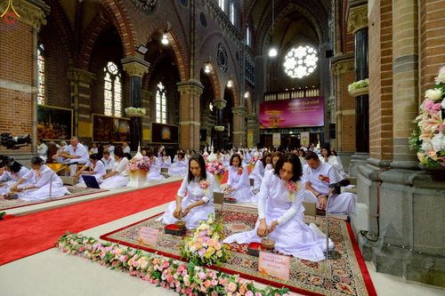 ภาพ No.271394:วันอาทิตย์ที่ 26 ตุลาคม พ.ศ. 2568 พิธีทอดกฐินสามัคคีวัดพระธรรมกายเนเธอร์แลนด์ กฐินเพื่อปฏิสังขรณ์ผนังรอบโบสถ์ อายุกว่า 135 ปี