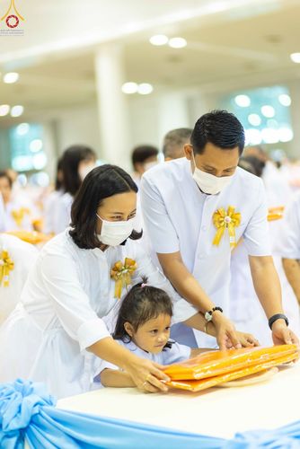 ภาพ No.89053:พิธีทอดผ้าป่าสมทบกฐินครั้งที่ 2 วันศุกร์ที่ 29 กันยายน พ.ศ. 2566 วันเพ็ญขึ้น 15 ค่ำ เดือน 10 ณ ห้องแก้วสารพัดนึก 1 วัดพระธรรมกาย