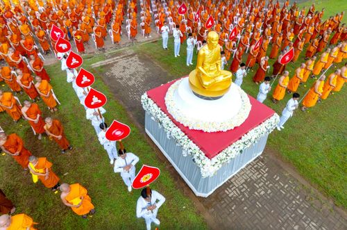 ภาพ No.239179:วันอาทิตย์ที่ 17 สิงหาคม พ.ศ. 2568 พิธีอัญเชิญรูปเหมือนพระมงคลเทพมุนี (สด จันทสโร) ณ ศาลากลางจังหวัดเลย ถึงลานพญานาค สวนสาธารณะกุดป่อง อ.เมือง จ.เลย