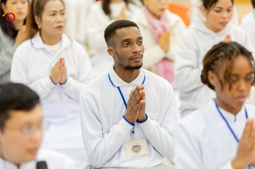 ภาพ No.233288:วันอาทิตย์ที่ 6 กรกฎาคม พ.ศ. 2568 พิธีถวายมหาสังฆทานแด่คณะสงฆ์ทั่วโลกและพิธีตักบาตรเนื่องในวันเข้าพรรษา  ณ วัดพุทธเคปทาวน์ ประเทศแอฟริกาใต้