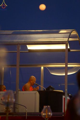 ภาพ No.77198:พิธีจุดมาฆประทีป ในวันมาฆบูชา อาทิตย์ต้นเดือนที่ 6 มีนาคม พ.ศ. 2566 ณ วัดพระธรรมกาย อ.คลองหลวง จ.ปทุมธานี