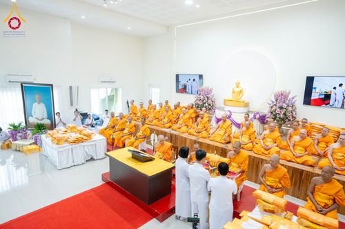 ภาพ No.174350:พิธีทอดกฐินกตัญญูบูชาธรรม ณ ศูนย์ปฏิบัติธรรมพระมงคลเทพมุนี อ.สองพี่น้อง จ.สุพรรณบุรี ในโครงการกฐินสามัคคีทั่วไทย 30,000 วัด บูชาธรรม 80 ปี หลวงพ่อธัมมชโย โดยคณะศิษยานุศิษย์วัดพระธรรมกาย วันที่ 10 พฤศจิกายน พ.ศ. 2567