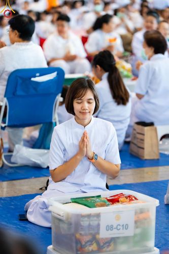 ภาพ No.139069:พิธีตักบาตร , พิธีบูชาข้าวพระ ณ ห้องแก้วสารพัด 1 สภาธรรมกายสากล วัดพระธรรมกาย วันอาทิตย์ต้นเดือนที่ 2 มิถุนายน พ.ศ. 2567