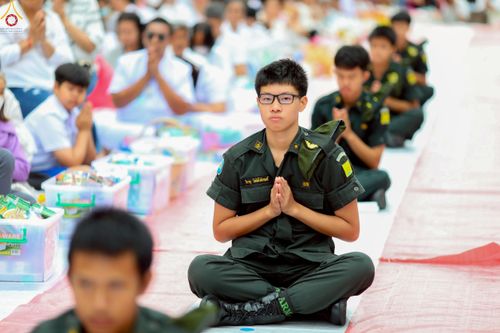 ภาพ No.245827:วันที่ 13-14 กันยายน พ.ศ. 2568 เจ้าหน้าที่ทุกสถานะ ทุกส่วนงาน ร่วมแรงร่วมใจ ปฏิบัติหน้าที่ เตรียมงาน เก็บงาน ตักบาตรพระ 555 รูป อ.เบตง จยะลา