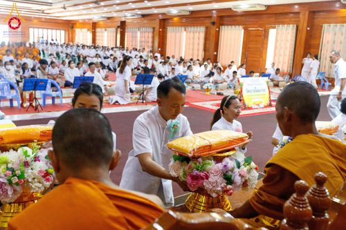 ภาพ No.200028:พิธีทอดผ้าป่าทำนุบำรุงศาสนสถาน ณ วัดบางไผ่นารถ ตำบลบางไทรป่า อำเภอบางเลน จังหวัดนครปฐม ในโครงการธรรมยาตรา กตัญญูบูชา มหาปูชนียาจารย์ พระมงคลเทพมุนี(สด จนฺทสโร) พระผู้ปราบมาร อนุสรณ์สถาน 7 แห่ง ปีที่ 13 วันที่ 22 มกราคม พ.ศ. 2568