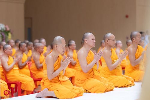 ภาพ No.146029:พิธีเจริญพระพุทธมนต์ ปฏิบัติธรรมเจริญสมาธิภาวนา เพื่อถวายเป็นพระราชกุศล แด่พระบาทสมเด็จพระเจ้าอยู่หัว เนื่องในโอกาสพระราชพิธีมหามงคล เฉลิมพระชนมพรรษา 6 รอบ 28 กรกฎาคม 2567 วันอาทิตย์ที่ 28 กรกฎาคม พ.ศ. 2567  ณ ห้องแก้วสารพัดนึก 2 สภาธรรมกายสากล