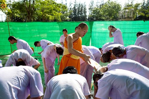 ภาพ No.228521:วันเสาร์ที่ 7 มิถุนายน พ.ศ. 2568 พิธีปลงผมโครงการอุปสมบทหมู่ธรรมทายาท ระดับอุดมศึกษา รุ่นที่ 52 ภาคฤดูฝน ณ วิหารคด 9 วัดพระธรรมกาย