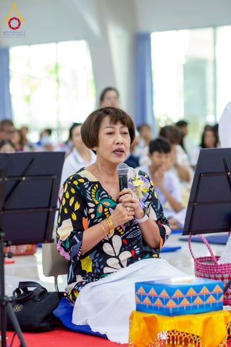 ภาพ No.218055:วันอาทิตย์ที่ 13 เมษายน พ.ศ. 2568 พิธีตักบาตรฉลองสามเณรใหม่ 75 รูป เนื่องในวันสงกรานต์ (โครงการบรรพชาสามเณรฟื้นฟูพระพุทธศาสนาทั่วไทย ประจำปีพุทธศักราช 2568) ณ ศูนย์ปฏิบัติธรรมระยอง(บ้านช่องลม) ตำบลบางบุตร อำเภอบ้านค่าย จังหวัดระยอง