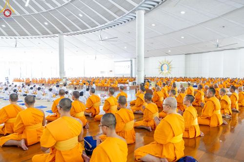 ภาพ No.168687:พิธีถวายภัตตาหารเมนูสวรรค์ ณ หอฉันคุณยายอาจารย์ วัดพระธรรมกาย ในวันเสาร์ที่ 9 พฤศจิกายน พ.ศ. 2567
