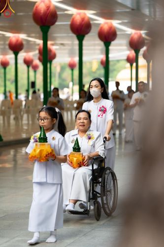 ภาพ No.136279:พิธีอุปสมบทสามเณรเตรียมสถาบันธรรมชัย รุ่นที่ 21 ณ โบสถ์พระไตรปิฏก วัดพระธรรมกาย วันเสาร์ที่ 4 พฤษภาคม พ.ศ.2567