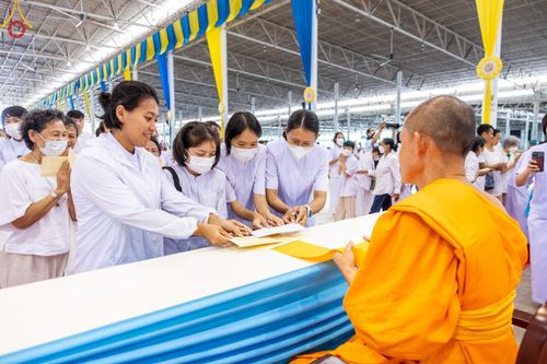 ภาพ No.85508:พิธีมุทิตาสักการะ พระราชาคณะ และพระครูสัญญาบัตร วันอาทิตย์ที่ 30 กรกฎาคม พ.ศ. 2566  ณ สภาธรรมกายสากล วัดพระธรรมกาย