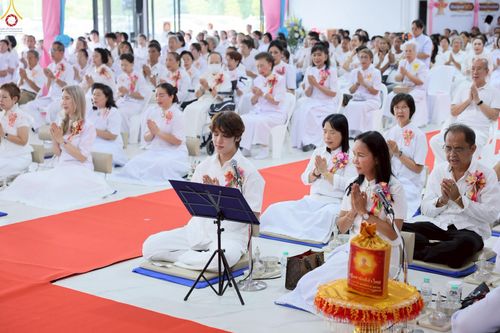 ภาพ No.272280:วันเสาร์ที่ 1 พฤศจิกายน พ.ศ. 2568 พิธีทอดกฐินสามัคคี สร้างกุฏิหมู่สามเณร ณ ศูนย์ปฏิบัติธรรมเบญจธรรม ปทุมธานี  ต.บ้านปทุม อ.สามโคก จ.ปทุมธานี