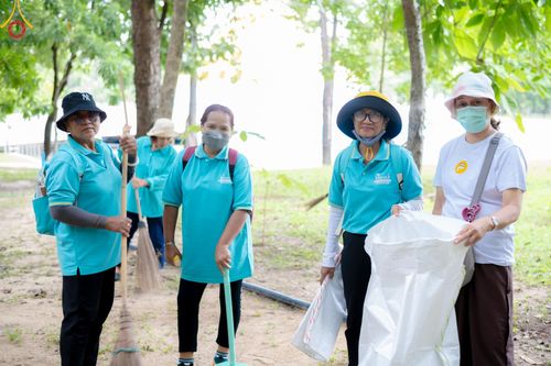 ภาพ No.145960:ชมรมจิตอาสาอนุรักษ์สิ่งแวดล้อม รับบุญทำความสะอาดบริเวณโบสถ์พระไตรปิฎก วัดพระธรรมกาย จ.ปทุมธานี วันที่ 25 กรกฎาคม พ.ศ. 2567