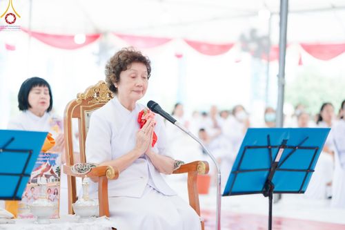 ภาพ No.158116:พิธีทอดผ้าป่า ติดตั้งแผ่นสิริฉะทะนะรัสมี(หลังคา) อาคาร 80 ปี หลวงพ่อธัมมชโย วันอาทิตย์ที่ 22 กันยายน พ.ศ. 2567 ณ ศูนย์ปฏิบัติธรรมวิหารแดง อ.วิหารแดง จ.สระบุรี