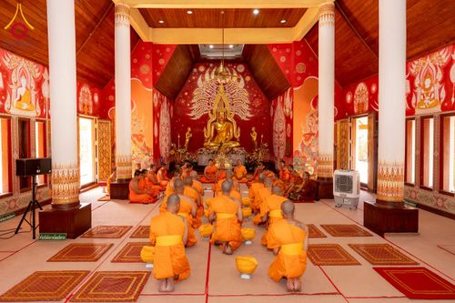 ภาพ No.275865:วันพุธที่ 3 ธันวาคม พ.ศ. 2568 พิธีบรรพชาอุปสมบท โครงการอุปสมบทบูชาธรรมมหาปูชนียาจารย์ ศูนย์อบรม : ศูนย์ส่งเสริมศีลธรรม จ.พะเยา ณ โบราณสถานพระธาตุจอมทอง และ โบสถ์กลางน้ำ วัดพระธาตุศรีโคมคำ อำเภอเมือง จังหวัดพะเยา