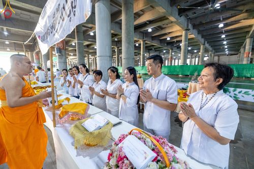 ภาพ No.123582:พิธีถวายสลากภัต แด่พระภิกษุสงฆ์ เพื่อโครงการธรรมยาตรา กตัญญูบูชา มหาปูชนียาจารย์ พระมงคลเทพมุนี (สด จนฺทสโร) พระผู้ปราบมาร อนุสรณ์สถาน 7 แห่ง ปีที่ 12 ระหว่างวันที่ 2 - 31 มกราคม พ.ศ.2567