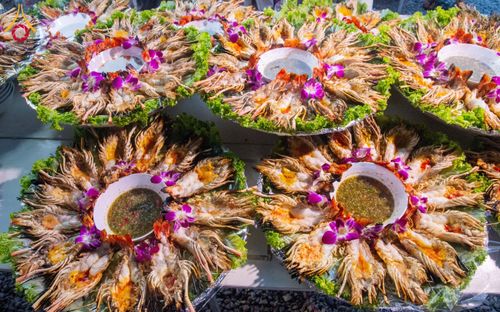 ภาพ No.200872:พิธีถวายภัตตาหารเป็นสังฆทาน แด่พระธรรมยาตรา ณ อนุสรณ์สถานบางปลา วัดบางปลา อำเภอบางเลน จังหวัดนครปฐม ในโครงการธรรมยาตรา กตัญญูบูชา มหาปูชนียาจารย์ พระมงคลเทพมุนี(สด จนฺทสโร) พระผู้ปราบมาร อนุสรณ์สถาน 7 แห่ง ปีที่ 13 วันที่ 24 มกราคม พ.ศ. 2568