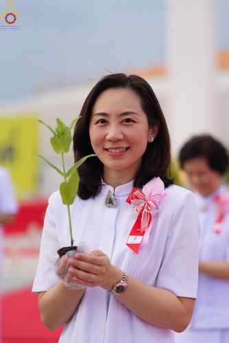 ภาพ No.160426:พิธีปลูกต้นทรัพย์บานชื่น ณ ลานธรรม พระมหาธรรมกายเจดีย์ วัดพระธรรมกาย จ.ปทุมธานี วันพฤหัสบดีที่ 10 ตุลาคม พ.ศ. 2567