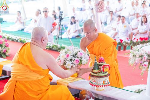ภาพ No.100328:พิธีทอดกฐินบรมจักรพรรดิ ณ วัดพระธรรมกายแคลิฟอร์เนีย เมืองอาซูซ่า รัฐแคลิฟอร์เนีย ประเทศสหรัฐอเมริกา วันอาทิตย์ที่ 12 พฤศจิกายน พ.ศ. 2566