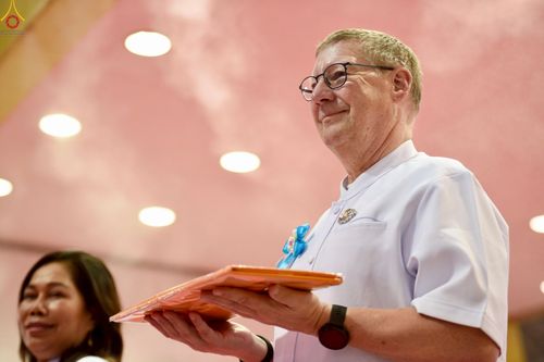 ภาพ No.277486:วันอาทิตย์ต้นเดือนที่ 7 ธันวาคม พ.ศ.2568 พิธีทอดผ้าป่าต้นสมบัติจักรพรรดิ ณ สภาธรรมกายสากล วัดพระธรรมกาย