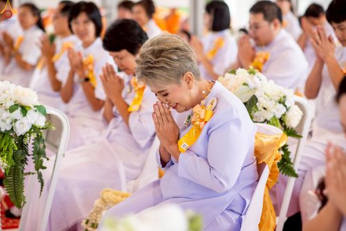 ภาพ No.239397:วันอาทิตย์ที่ 17 สิงหาคม พ.ศ. 2568 พิธีกดปุ่มอัญเชิญรูปเหมือน พระมงคลเทพมุนี (สด จันทสโร)  ณ มหาวิหารแก้วพระมงคลเทพมุนี  ศูนย์ปฏิบัติธรรมแก้วเมืองเลย