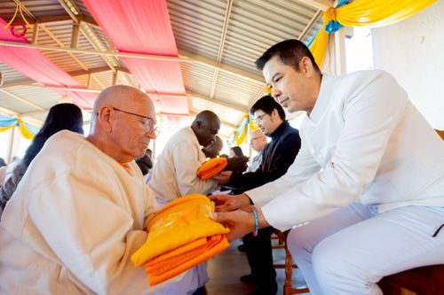 ภาพ No.231652:โครงการบรรพชาอุปสมบทหมู่ครั้งที่ 2 ณ วัดพระธรรมกายโจฮันเนสเบิร์ก ประเทศแอฟริกาใต้ วันอาทิตย์ 29 มิถุนายน พ.ศ. 2568