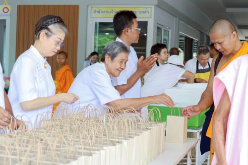 ภาพ No.235828:วันอังคารที่ 29 กรกฏาคม พ.ศ. 2568 สัมมนาคณะสงฆ์ เพื่อฟื้นฟูพระพุทธศาสนา  ภาคใต้ (สงขลา สตูล พัทลุง ปัตตานี)   โครงการทอดกฐิน 30,000 วัดทั่วไทย  ประจำปีพุทธศักราช 2568 ณ ศูนย์ปฏิบัติธรรมภาคใต้ จ.สงขลา