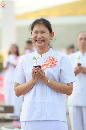 ภาพ No.252897:วันที่ 10 ตุลาคม พ.ศ. 2568 พิธีปลูกต้นทรัพย์บานชื่น ณ ลานธรรม วัดพระธรรมกาย