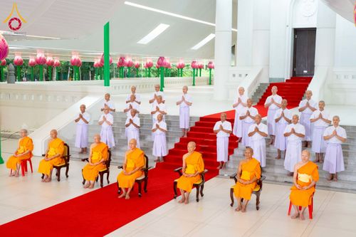 ภาพ No.256193:วันที่ 4 ตุลาคม พ.ศ. 2568 พิธีบรรพชาอุปสมบท  โครงการอุปสมบทหมู่บูชาธรรม 141 ปี  พระมงคลเทพมุนี (สด จนฺทสโร) ณ โบสถ์พระไตรปิฏก วัดพระธรรมกาย จ.ปทุมธานี