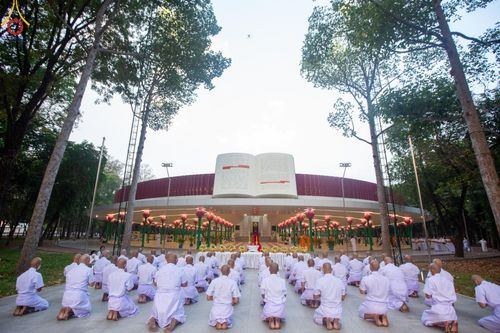 ภาพ No.112291:พิธีบรรพชาอุปสมบท โครงการอุปสมบทหมู่บูชาธรรม 115 ปี คุณยายอาจารย์ฯ, โครงการอุปสมบทหมู่ธรรมทายาท ระดับอุดมศึกษา รุ่นที่ 50 ภาคฤดูหนาว ณ โบสถ์พระไตรปิฎก วัดพระธรรมกาย จ.ปทุมธานี วันเสาร์ที่ 13 มกราคม พ.ศ. 2567