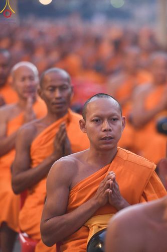 ภาพ No.197643:พิธีตักบาตรพระธรรมยาตรา ณ อนุสรณ์สถานลำดับที่ 4 สถานที่เกิดด้วยกายธรรม วัดโบสถ์(บน) ต.บางคูเวียง จ.นนทบุรี ในโครงการธรรมยาตรา กตัญญูบูชา มหาปูชนียาจารย์ พระมงคลเทพมุนี(สด จนฺทสโร) พระผู้ปราบมาร อนุสรณ์สถาน 7 แห่ง ปีที่ 13 วันที่ 19 มกราคม พ.ศ. 2568