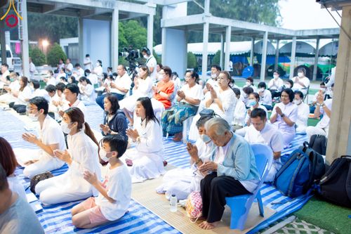 ภาพ No.111853:พิธีถวายภัตตาหารเป็นสังฆทาน แด่คณะพระธรรมยาตราฯ ในโครงการธรรมยาตรา กตัญญูบูชา มหาปูชนียาจารย์ พระมงคลเทพมุนี(สด จนฺทสโร) พระผู้ปราบมาร อนุสรณ์สถาน 7 แห่ง ปีที่ 12 วันที่ 14 มกราคม พ.ศ. 2567 ณ อนุสรณ์สถานมหาวิหารพระมงคลเทพมุนี  (โลตัสแลนด์) อ.สองพี่น้อง จ