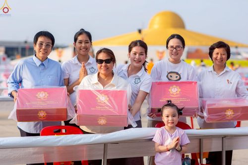 ภาพ No.225060:วันที่ 20 - 27 เมษายน พ.ศ. 2568 "ภาพแห่งความปลื้มที่ไม่มีวันจบ" คณะสงฆ์สามเณร เจ้าหน้าที่ และสาธุชน ร่วมแรงร่วมใจกันเตรียมงานและเก็บงาน เพื่อวันคุ้มครองโลก พิธีถวายมหาสังฆทานคณะสงฆ์ 40,000 กว่าวัดทั่วประเทศ