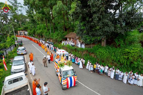 ภาพ No.226254:วันที่ 7-10 พฤษภาคม พ.ศ. 2568 โครงการเดินธรรมยาตรา สยาม-ลังกา ธรรมยาตรา ฉลองเทศกาลวิสาขบูชาแห่งชาติ ศรีลังกา บูชาธรรม 81 ปี หลวงพ่อธัมมชโย เมืองนูวราอิลิยา ประเทศศรีลังกา
