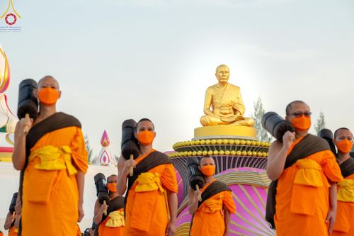 ภาพ No.108207:พระธรรมยาตราร่วมปฏิบัติธรรม และถ่ายภาพหมู่ประวัติศาสตร์ วันที่ 8 มกราคม พ.ศ. 2567  ณ อนุสรณ์สถานบางนางแท่น จ.นครปฐม