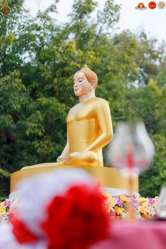 ภาพ No.224482:วันจันทร์ที่ 12 พฤษภาคม พ.ศ. 2568  ชาวพุทธในอินโดนีเซีย ร่วมฉลองวิสาขบูชาจุดประทีปกว่า 200,000 ดวง ณ พระมหาเจดีย์บรมพุทโธ  เจริญพุทธมนต์ถวาย “พระวชิรเกล้าเจ้าอยู่หัว”