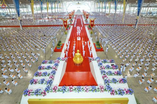 ภาพ No.240698:วันพุธที่ 27 สิงหาคม พ.ศ. 2568 พิธีทอดผ้าป่าเพื่อสร้างอาคาร  82 ปี หลวงพ่อธัมมชโย สมทบกฐินวัดพระธรรมกาย และกฐิน 30,000 วัดทั่วประเทศ ครั้งที่ 1