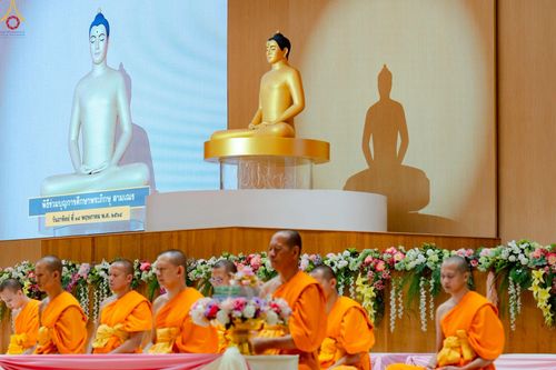 ภาพ No.225358:วันอาทิตย์ที่ 18 พฤษภาคม พ.ศ. 2568 พิธีร่วมบุญการศึกษา พระภิกษุ สามเณร ณ ห้องแก้วสารพัดนึก 2 วัดพระธรรมกาย