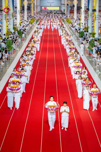 ภาพ No.215393:วันอาทิตย์ต้นเดือนที่ 6 เมษายน พ.ศ. 2568 ขบวนอัญเชิญผ้าป่าสมทบ มหาสังฆทาน 40,000 กว่าวัดทั่วประเทศ ณ สภาธรรมกายสากล วัดพระธรรมกาย