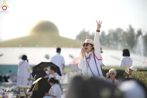 ภาพ No.208086:V.55 สารพัดV สารพัดดี ที่วัดพระธรรมกาย ในโครงการธรรมยาตรา กตัญญูบูชา มหาปูชนียาจารย์ พระมงคลเทพมุนี (สด จนฺทสโร) พระผู้ปราบมาร อนุสรณ์สถาน 7 แห่ง ปีที่ 13 ระหว่างวันที่ 2-31 มกราคม พ.ศ. 2568
