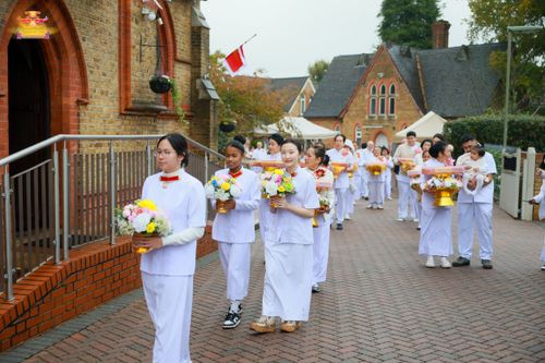 ภาพ No.169392:พิธีทอดกฐินสามัคคี เพื่อสนับสนุนการเผยแผ่พระพุทธศาสนาวิชชาธรรมกาย ณ วัดพระธรรมกายลอนดอน สหราชอาณาจักร วันอาทิตย์ที่ 20 ตุลาคม พ.ศ. 2567